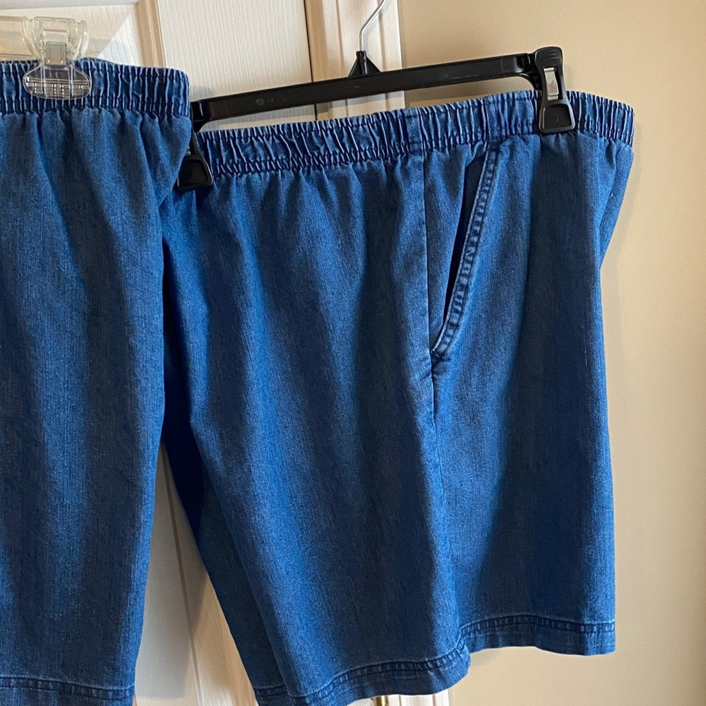 White Stag Size Large 12-14  Denim Blue Elastic Waist Jean Shorts - Picture 3 of 6